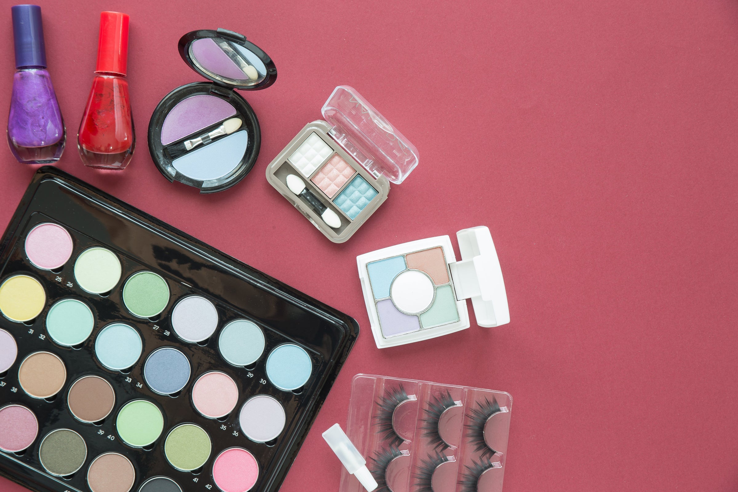 Makeup Kits & Bundles
